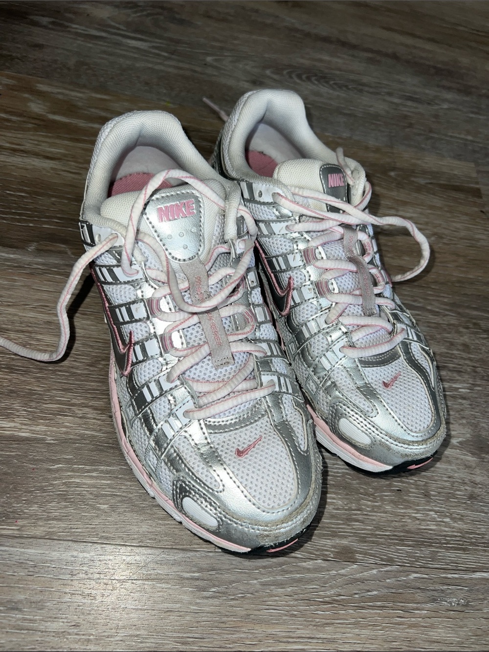 Nike Women Silver and Light Pink Athletic Sneakers